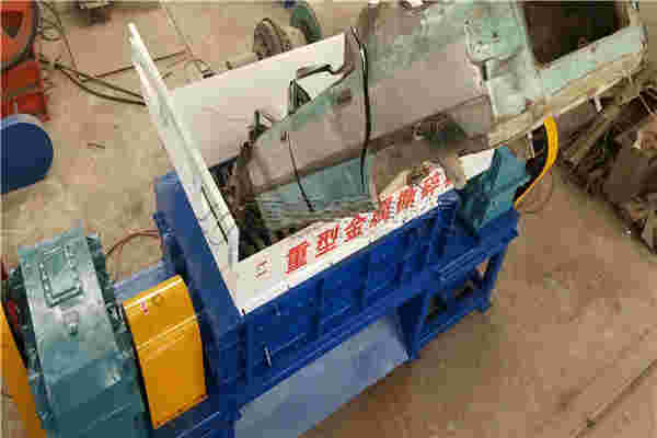 中再生撕碎機,完美實現廢舊金屬循環再利用