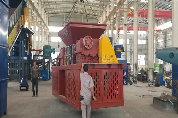 撕碎設(shè)備經(jīng)過不斷研究不斷升級稱為資源回收的佼佼者