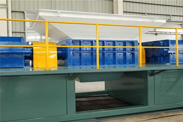 按工作原理可將雙軸撕碎機(jī)分為兩類(lèi)