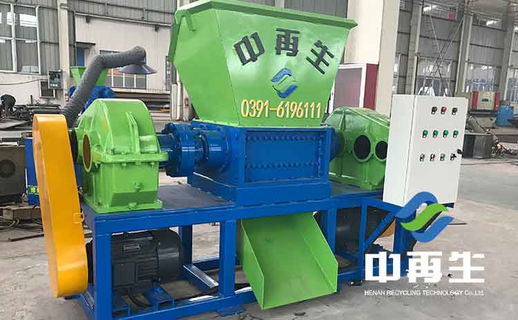 生活垃圾撕碎機(jī)生產(chǎn)廠家應(yīng)當(dāng)與時(shí)偕行，積極求進(jìn)應(yīng)萬(wàn)變