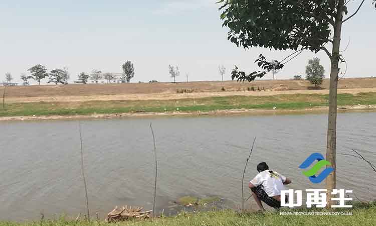 我國(guó)生活垃圾產(chǎn)業(yè)規(guī)模逐步擴(kuò)大，區(qū)域性集散市場(chǎng)初步形成，技術(shù)水平有所提高。